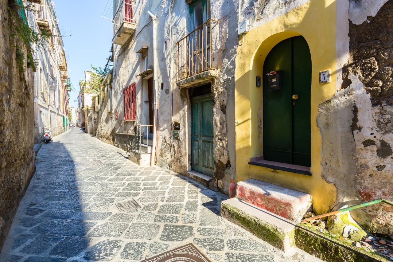 Il Vefio Lägenhet Procida Exteriör bild